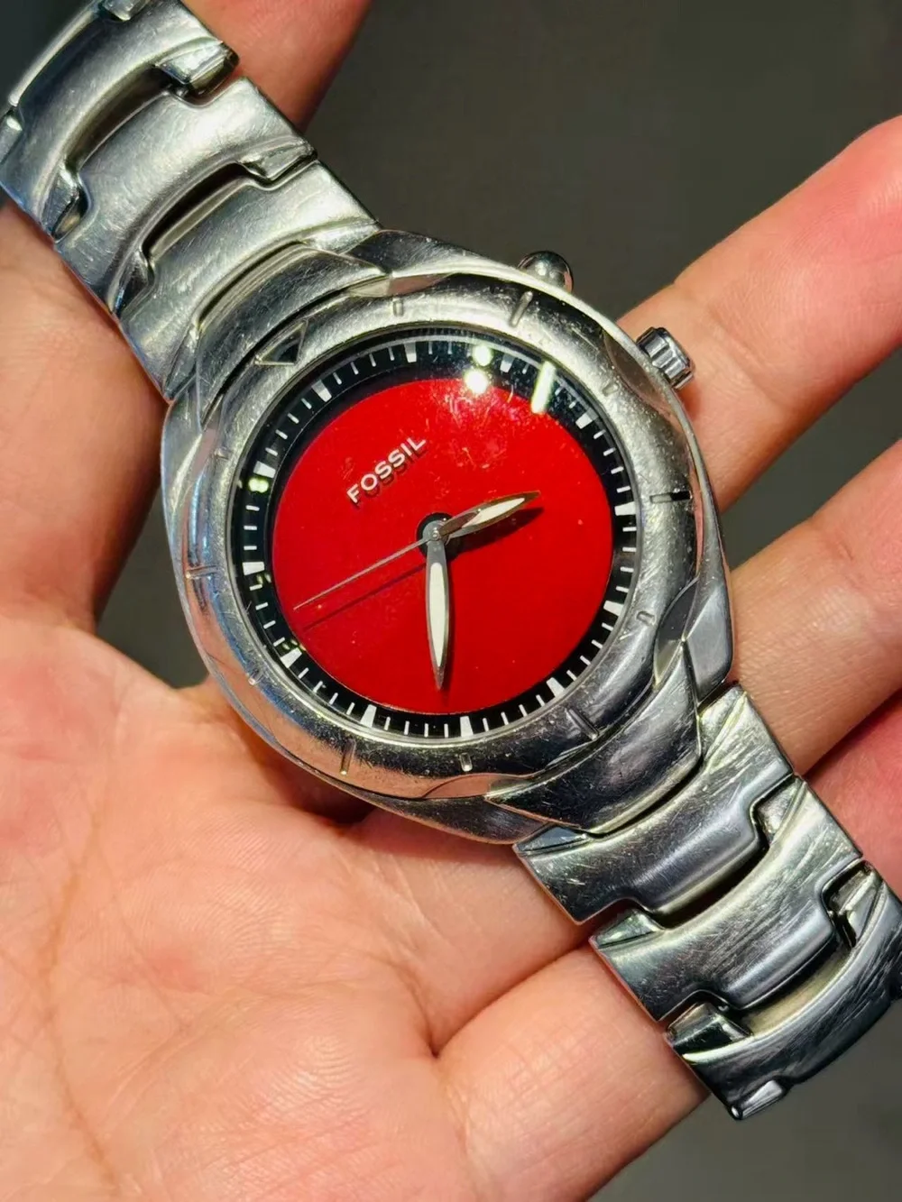 Vintage Fossil Men’s Quartz Watch Red Dial Stainless Steel 39mm New Battery Runs